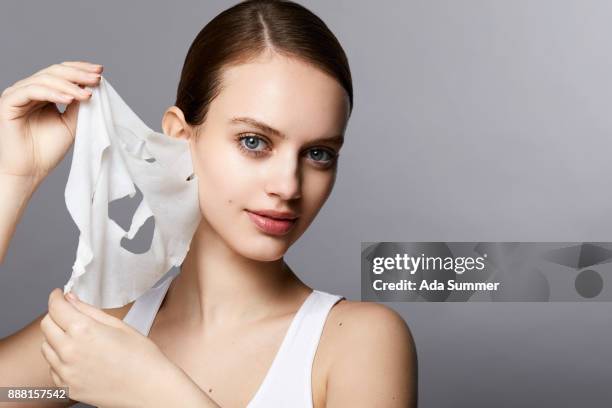 Confezione Maschera in Tessuto Bava di Lumaca - 3 Buste da 25 ml